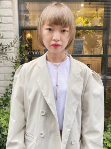 ステップボーンカット　小顔カット　ハイトーン　ブロンド　ベージュ
